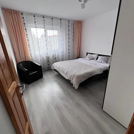 Apartament 3 3*